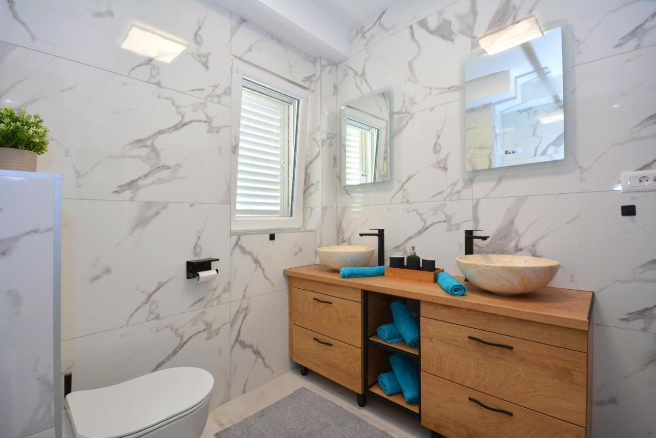 Apartments Radeljic Подстрана Екстериор снимка