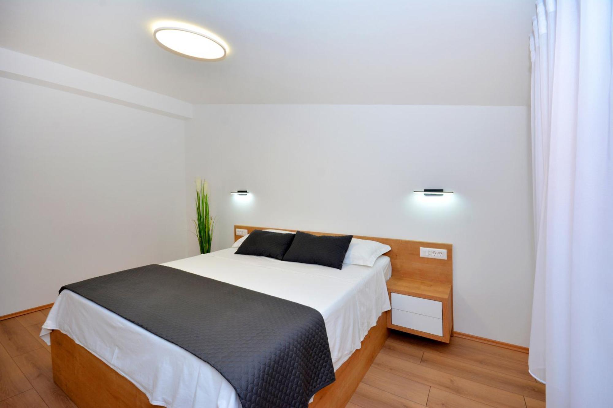 Apartments Radeljic Подстрана Екстериор снимка