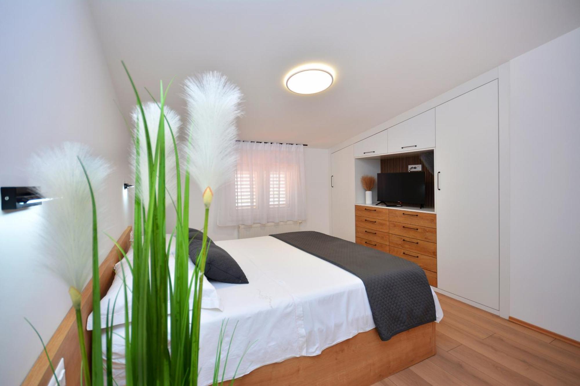 Apartments Radeljic Подстрана Екстериор снимка