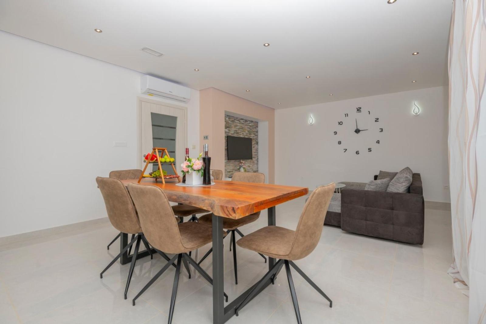 Apartments Radeljic Подстрана Стая снимка